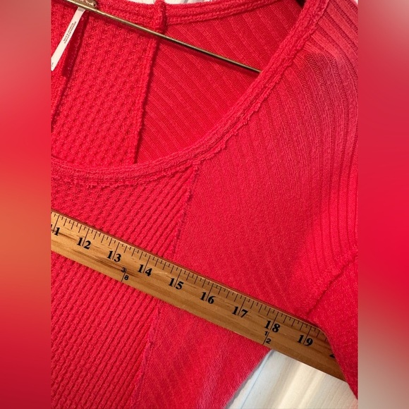 FREE PEOPLE SM Pink Ventura Drippy Thermal Waffle Weave Hi-Lo Scoop Neck Tunic - Picture 8 of 10